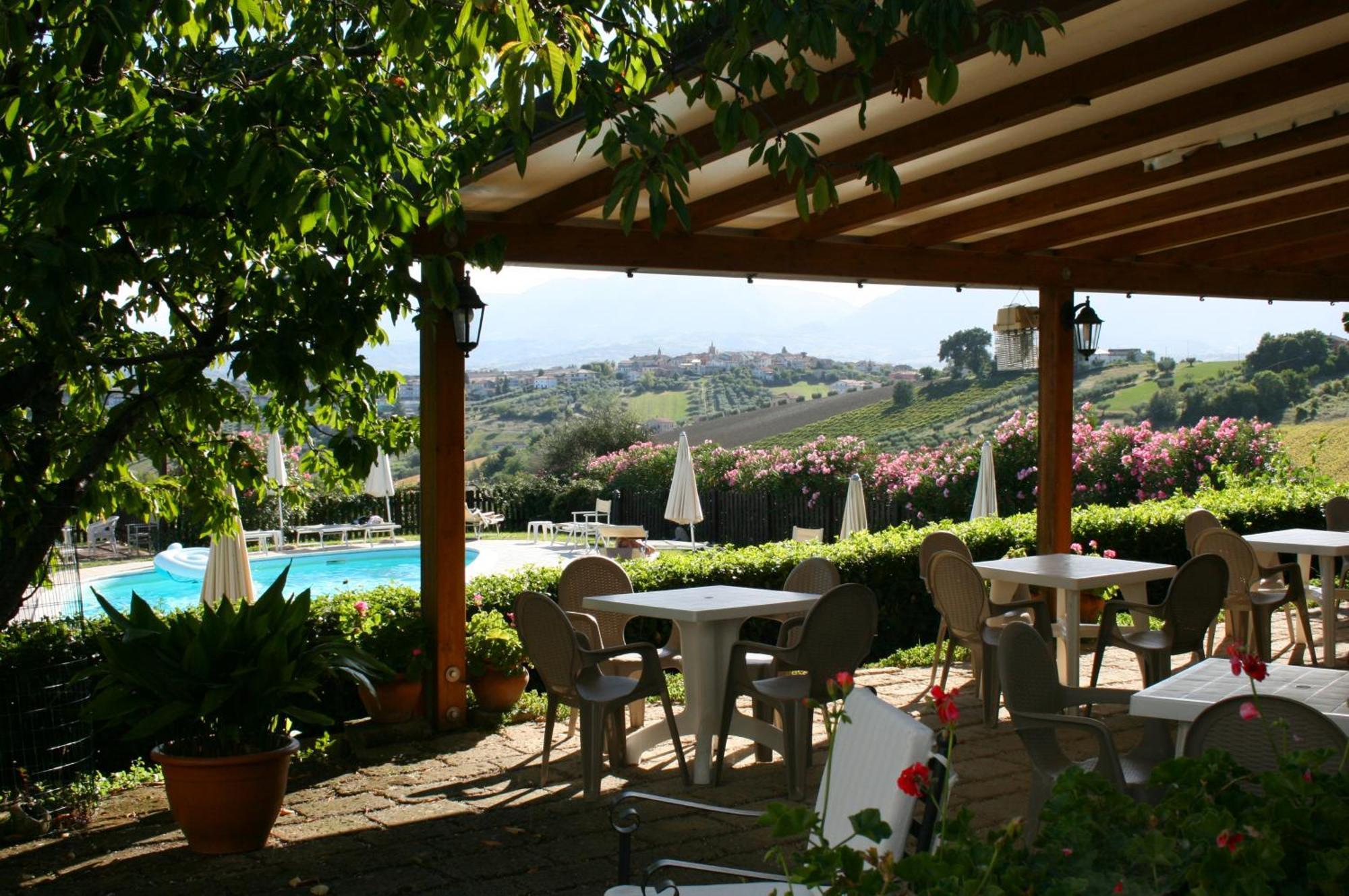 Agriturismo Villa Fiore Torano Nuovo Экстерьер фото
