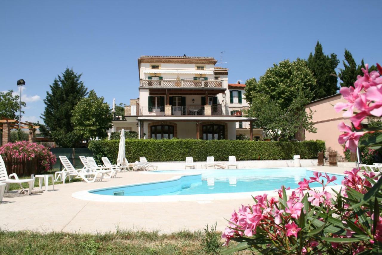Agriturismo Villa Fiore Torano Nuovo Экстерьер фото
